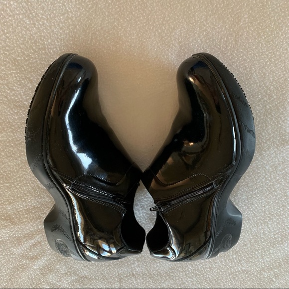 Skechers Work Shoe - Picture 5 of 8